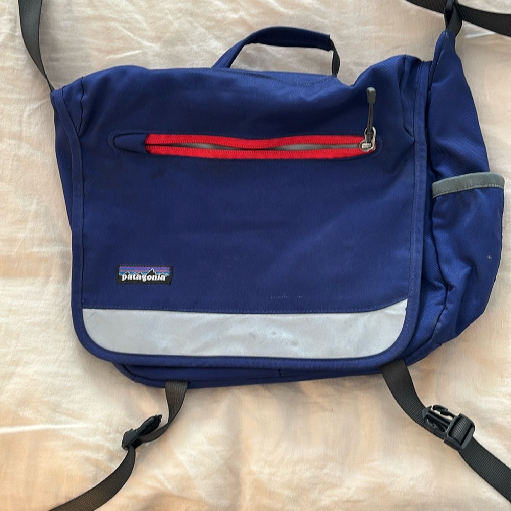 Patagonia crossbody bag